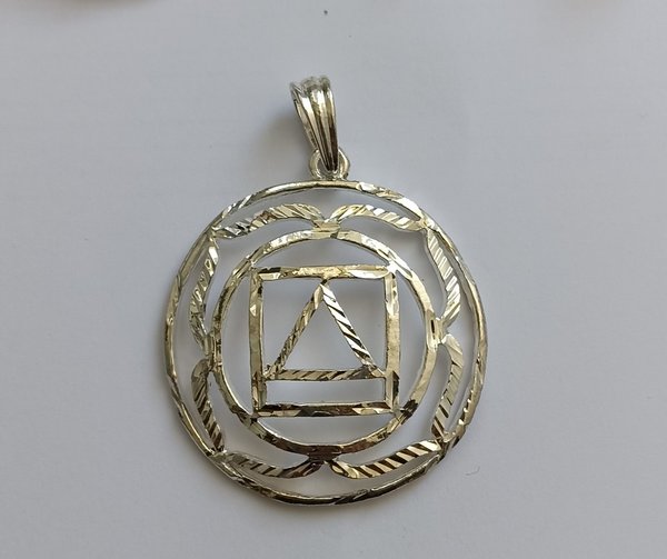 Amuleto Artesano Colgante Primer Chakra, Símbolo de Metal Plateado