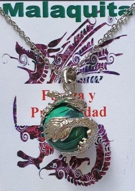 Amuleto Artesano colgante con Dragón con Malaquita.